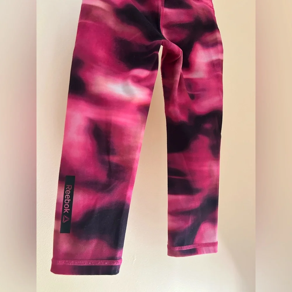 Reebok Tie-Dye Cropped Athletic Leggings | Girls XS(4/5) | Pink Active Bottoms